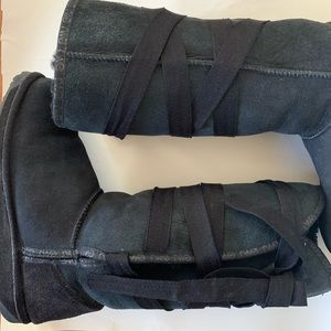 Emu Australian Sheep Skin Lace Up Boots 8 or 39